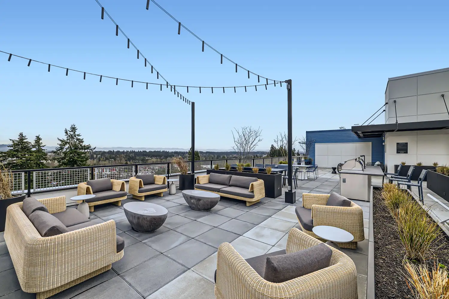 Knox Apartments Rooftop Patio